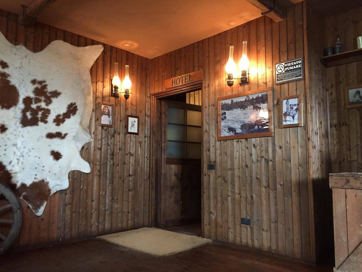 Cowboys Guest Ranch Hotel Voghera Buitenkant foto