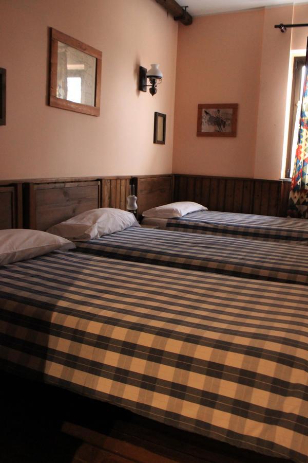 Cowboys Guest Ranch Hotel Voghera Buitenkant foto