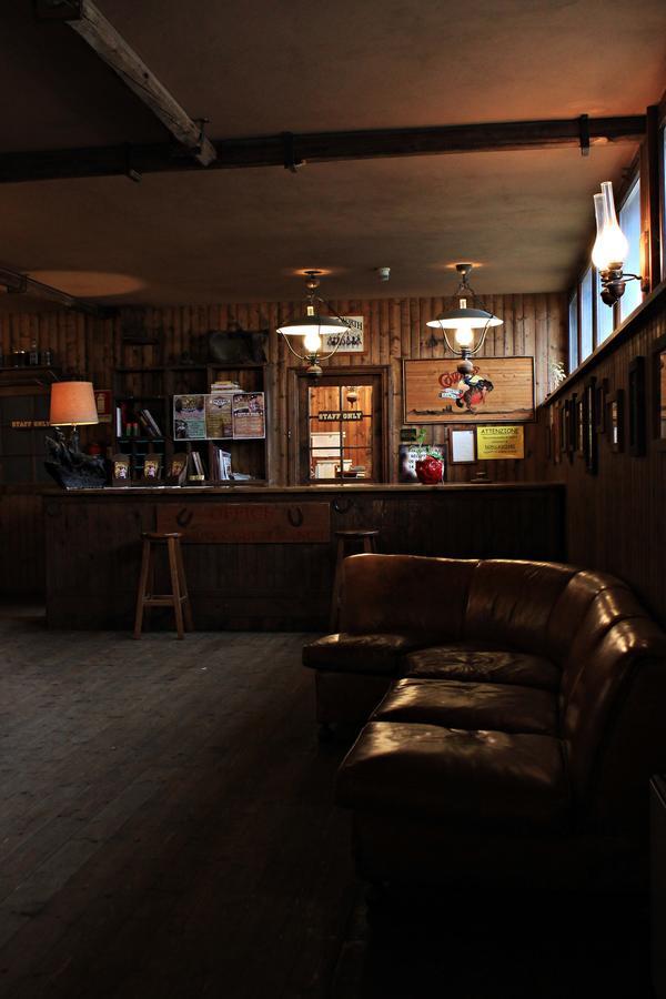 Cowboys Guest Ranch Hotel Voghera Buitenkant foto
